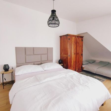 Attic Apartment Catnip Bratislava Exterior foto